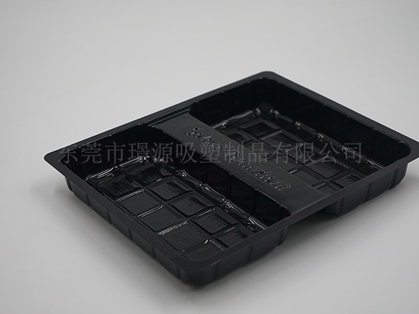 PP黑色蛋糕包（bāo）裝吸（xī）塑托盤案例
